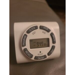 Defiant 15 Amp 7-Day Indoor Plug-In Digital Polarized Timer White 49809DI